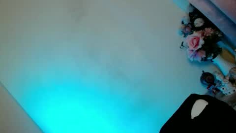 Kiera online show from November 28, 2025, 5:43 am