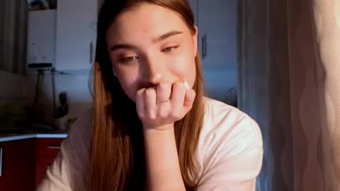 Ola my name is Lissa  Lets hit 10 Thumbs Up together   online show from April 15, 2026, 7:58 pm