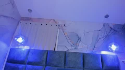 Kim online show from December 21, 2025, 2:35 pm