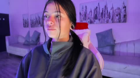 kIKI online show from December 31, 2024, 4:49 am