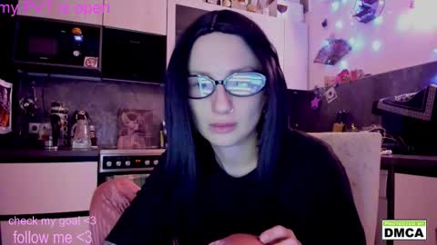 Kiki online show from February 1, 2026, 10:41 pm