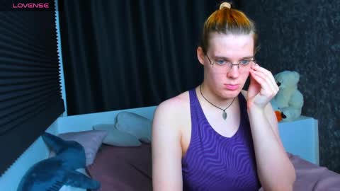 Kiki online show from December 27, 2024, 7:24 pm