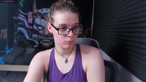 Kiki online show from March 5, 2025, 2:12 pm