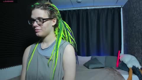 Kiki online show from September 27, 2025, 9:47 am