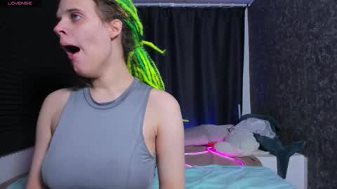 Kiki online show from November 2, 2025, 10:06 am