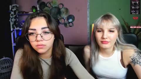 kiki_swan online show from December 4, 2025, 6:55 am