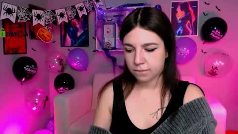 Kira online show from October 21, 2025, 11:44 am