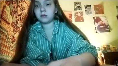 kikibang_ online show from April 10, 2026, 7:40 pm