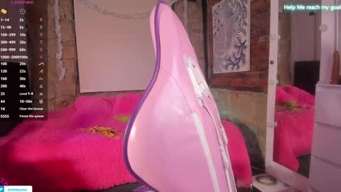 Snapshot of kikilepetite chatting on January 1, 2025, 4:29 am kiki online show from January 1, 2025, 4:29 am