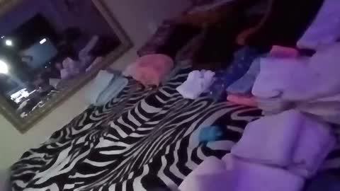 kikilovespartylights online show from December 14, 2024, 12:12 pm