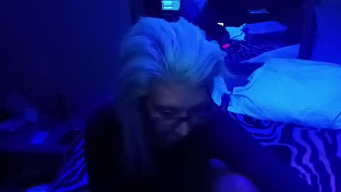 kikilovespartylights online show from December 29, 2024, 12:34 pm