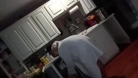 kikilovespartylights online show from February 16, 2025, 9:37 am