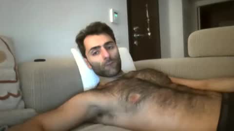 kikkus01 online show from December 21, 2024, 3:42 pm