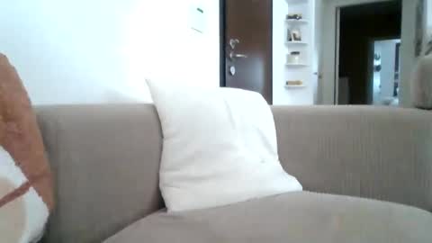 kikkus01 online show from November 8, 2025, 12:27 pm