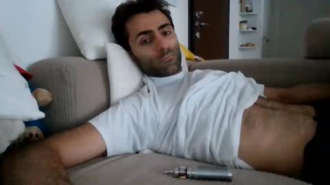 kikkus01 online show from May 15, 2026, 3:41 pm