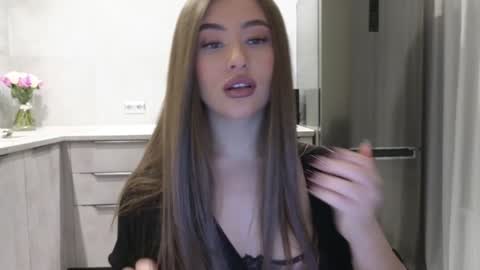 EvaAnna online show from January 20, 2025, 9:01 pm