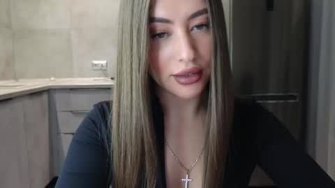 EvaAnna online show from February 21, 2025, 7:32 pm