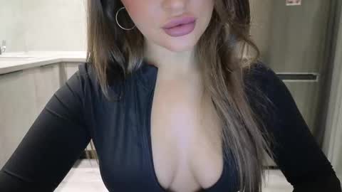 EvaAnna online show from September 22, 2025, 9:28 pm