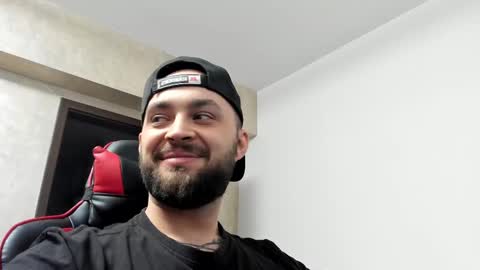 Snapshot of killerbeexxx chatting on February 24, 2025, 10:14 pm killerbeexxx online show from February 24, 2025, 10:14 pm