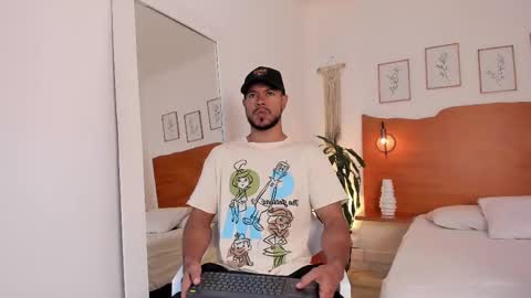 Kilua Muscle guy online show from September 8, 2025, 8:41 pm