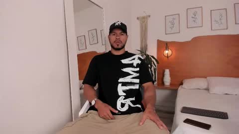 Kilua Muscle guy online show from September 13, 2025, 9:47 pm