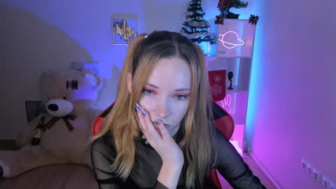 kim_boyd online show from December 28, 2024, 12:13 pm