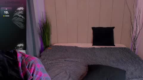 Kim online show from February 14, 2025, 9:13 am