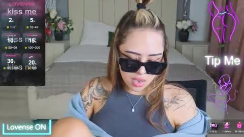 Kim online show from October 1, 2025, 1:17 pm