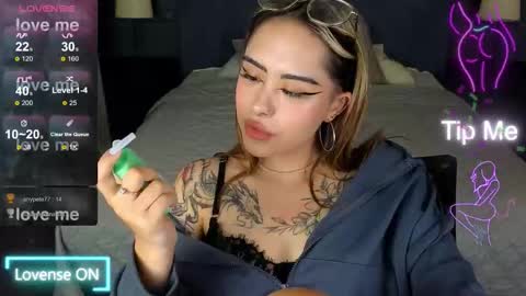 Kim online show from November 26, 2025, 5:52 am