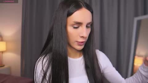 Kim Oberlin online show from November 5, 2025, 11:10 am