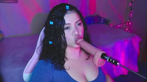 Kim Mishell  online show from October 3, 2025, 7:49 am