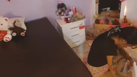 Kim  Yuk online show from February 20, 2025, 1:57 am