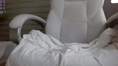 kimara lion online show from December 6, 2024, 10:49 am