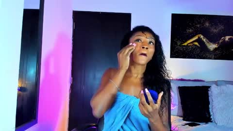 Snapshot of kimberlybanks2 chatting on January 12, 2025, 10:02 am Kimberly Banks online show from January 12, 2025, 10:02 am