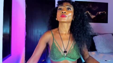 Snapshot of kimberlybanks2 chatting on January 21, 2025, 10:30 pm Kimberly Banks online show from January 21, 2025, 10:30 pm