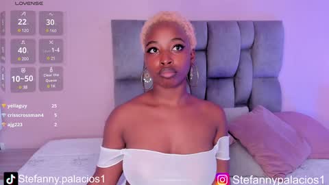 Snapshot of kimberlylenox chatting on January 24, 2025, 12:42 am Queen Kim online show from January 24, 2025, 12:42 am