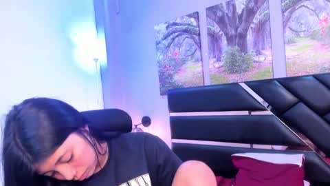 Snapshot of kimberlyvillalobos chatting on March 6, 2025, 5:54 pm Kimberly Villalobos online show from March 6, 2025, 5:54 pm