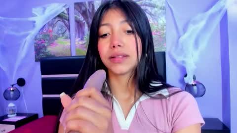 Snapshot of kimberlyvillalobos chatting on October 16, 2025, 12:50 pm Kimberly Villalobos online show from October 16, 2025, 12:50 pm
