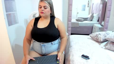 KimBrooks online show from January 18, 2025, 2:23 pm