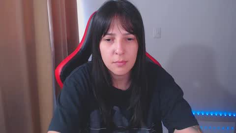 Snapshot of kimflexible_ chatting on January 21, 2025, 1:43 pm Kim 3 online show from January 21, 2025, 1:43 pm