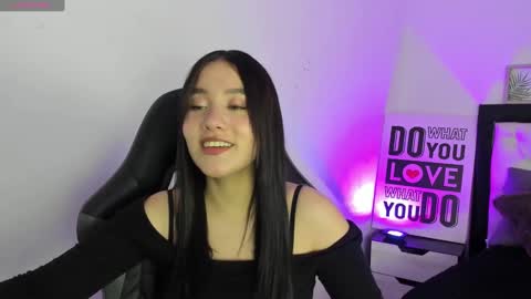 kimgarcez online show from September 18, 2025, 8:33 pm