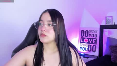 kimgarcez online show from September 19, 2025, 8:42 pm