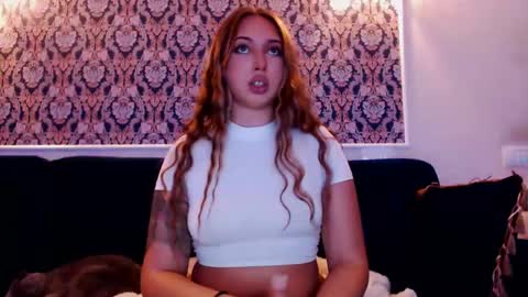 Kim Lee  online show from December 19, 2024, 10:53 pm