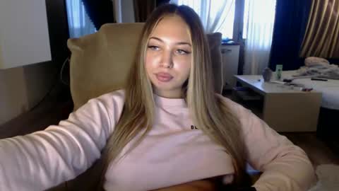 Kim Lee  online show from November 20, 2025, 1:22 pm