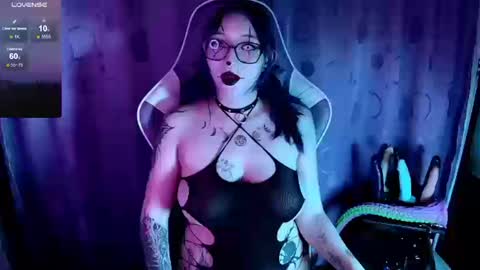   online show from September 18, 2025, 1:35 pm