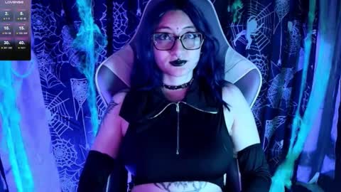   online show from October 30, 2025, 1:34 pm