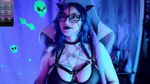   online show from November 25, 2025, 2:17 pm