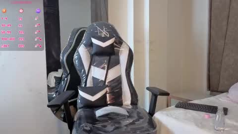 kimm_jones online show from September 30, 2025, 8:47 pm