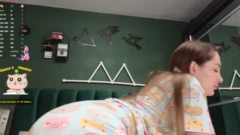 Kimmie online show from December 2, 2025, 7:20 pm