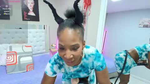 Kim online show from October 12, 2025, 11:53 am